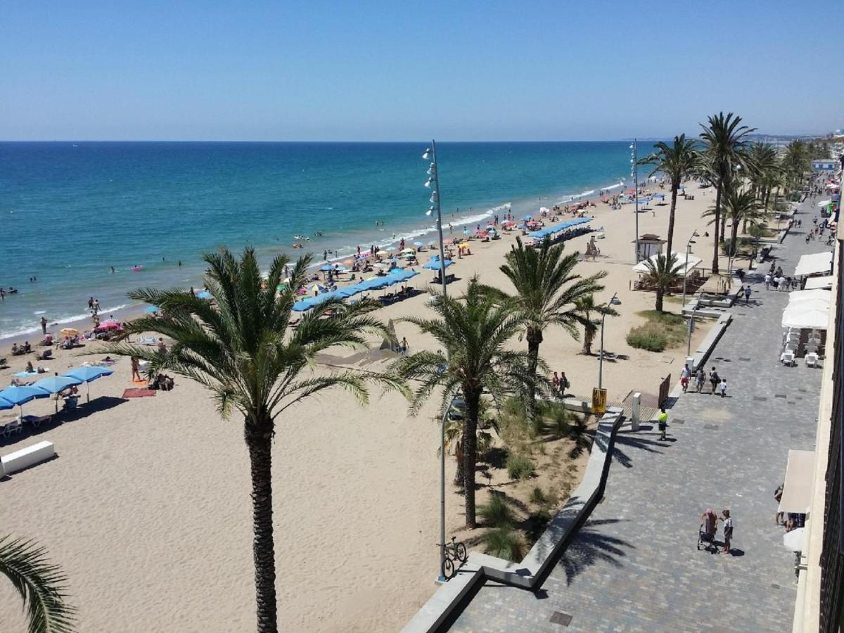 Suitur Apartamento Frente A La Playa De Calafell Apartment Exterior photo